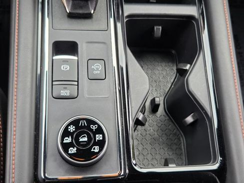 Used 2024 Nissan Pathfinder Rock Creek AWD/4WD image 18
