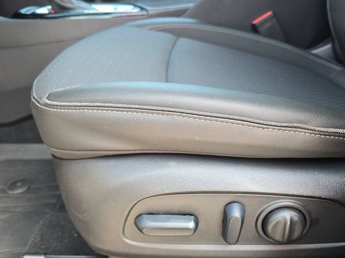 Certified 2024 Buick Encore GX Preferred w/ Comfort Package FWD image 30