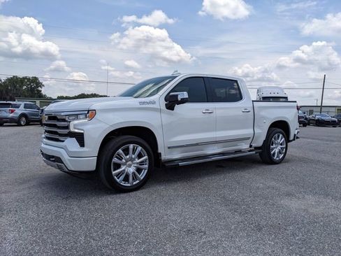 Used 2025 Chevrolet Silverado 1500 High Country w/ High Country Premium Package AWD/4WD image 5