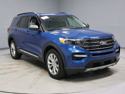 Used 2023 Ford Explorer XLT w/ Equipment Group 202A AWD/4WD image 1