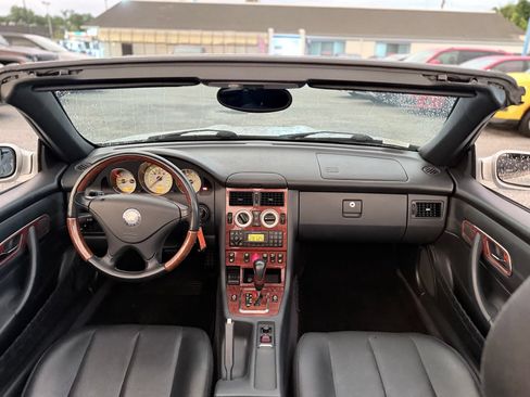 Used 2003 Mercedes-Benz SLK 320 image 34