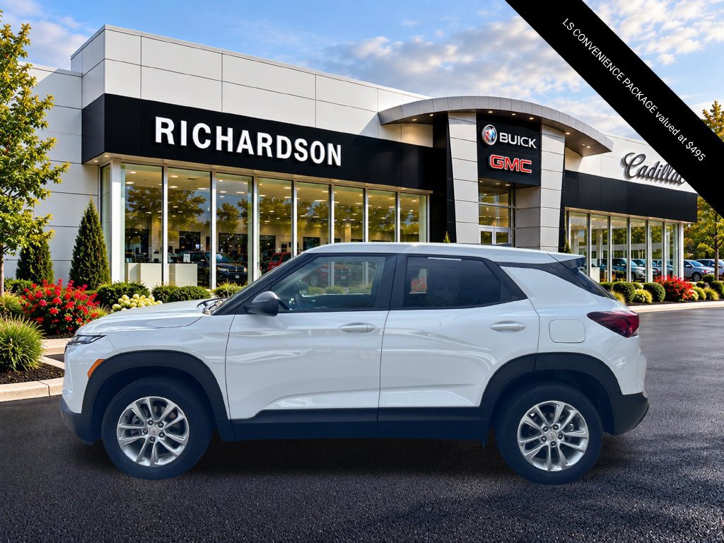 Used 2024 Chevrolet TrailBlazer LS w/ LS Convenience Package AWD/4WD image 2