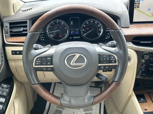Used 2018 Lexus LX 570 4WD w/ Luxury Package image 24