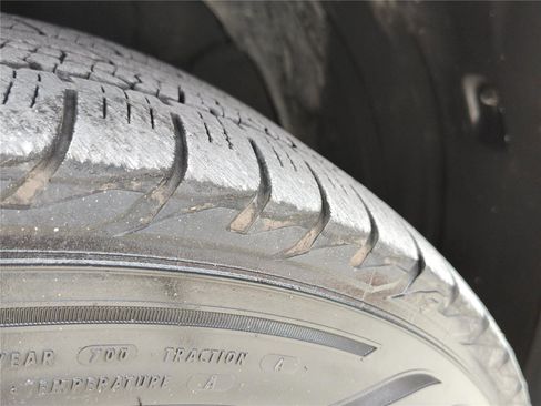 Used 2017 Toyota Highlander SE image 14