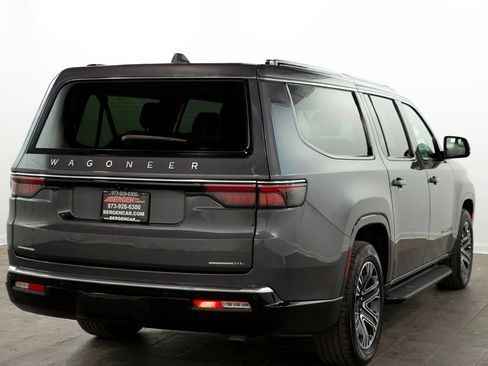 Used 2023 Jeep Wagoneer L Series II image 19