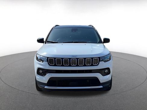 Used 2025 Jeep Compass Limited image 4