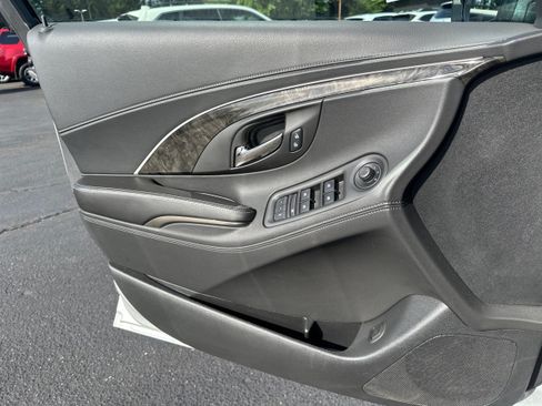 Used 2015 Buick LaCrosse Leather FWD image 21
