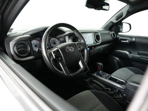 Used 2021 Toyota Tacoma TRD Sport w/ Technology Package AWD/4WD image 6