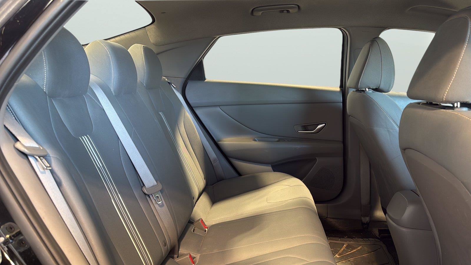 Used 2021 Hyundai Elantra SEL w/ Convenience Package FWD image 17