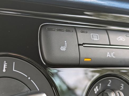 Used 2018 Volkswagen Beetle 2.0T S image 19