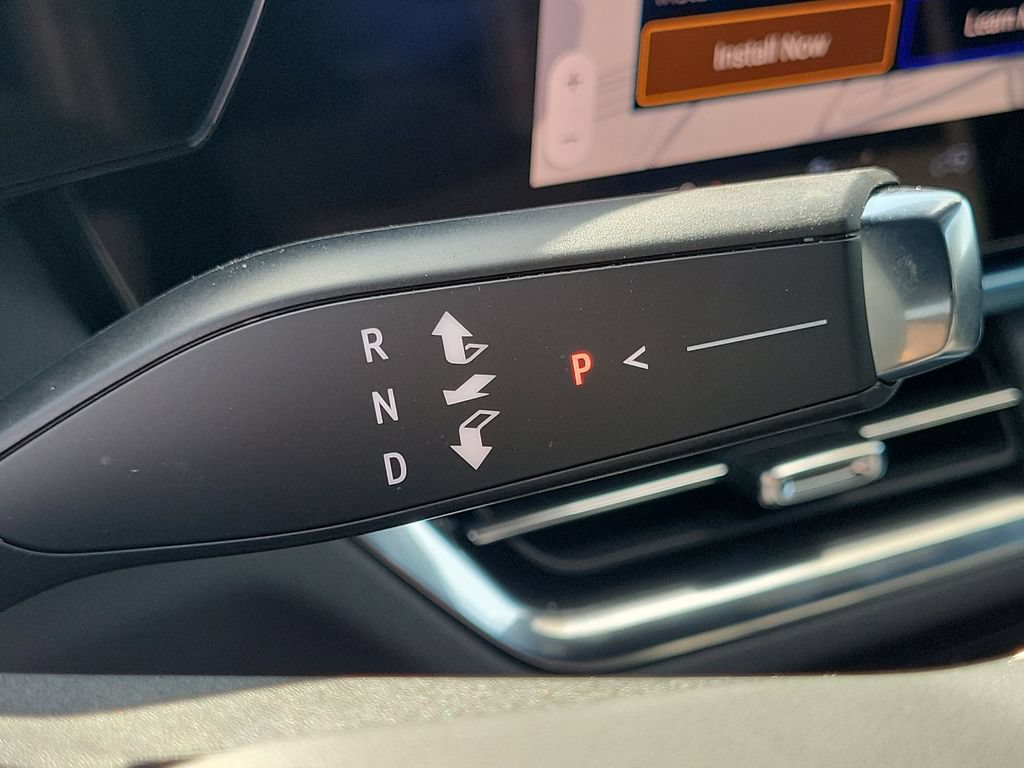 Used 2026 Chevrolet Equinox EV LT FWD image 16