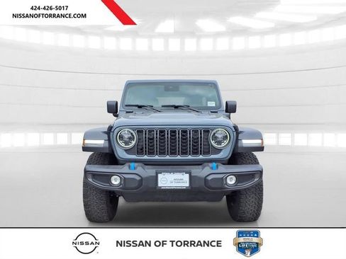 Used 2025 Jeep Wrangler Unlimited Rubicon 4xe w/ Convenience Group AWD/4WD image 2