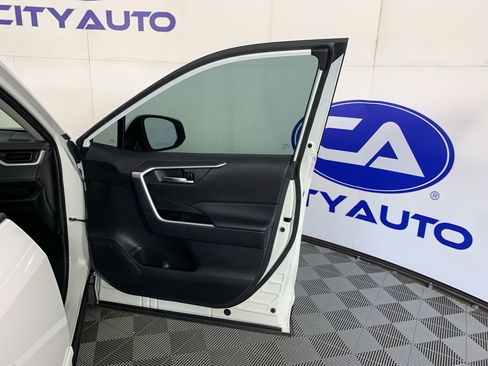 Used 2024 Toyota RAV4 XLE w/ Convenience Package FWD image 40
