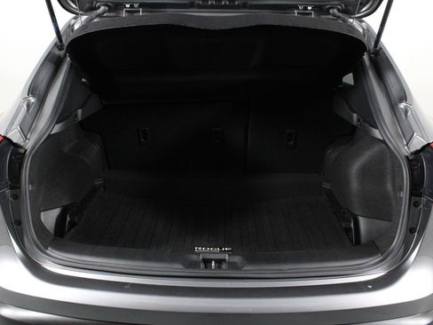 Used 2020 Nissan Rogue Sport S image 17