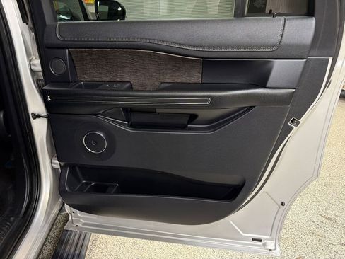 Used 2019 Ford Expedition Max Limited RWD image 47