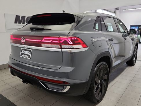 New 2026 Volkswagen Atlas Cross Sport SE FWD image 4