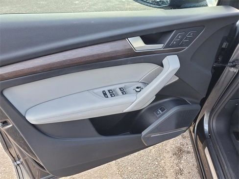 Used 2023 Audi Q5 2.0T Premium Plus w/ Premium Plus Package image 10