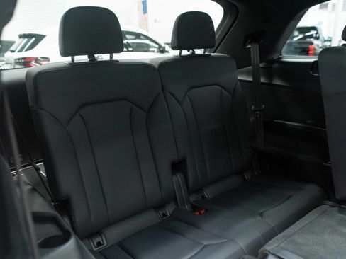 Used 2023 Audi Q7 3.0T Premium w/ Convenience Package AWD/4WD image 12