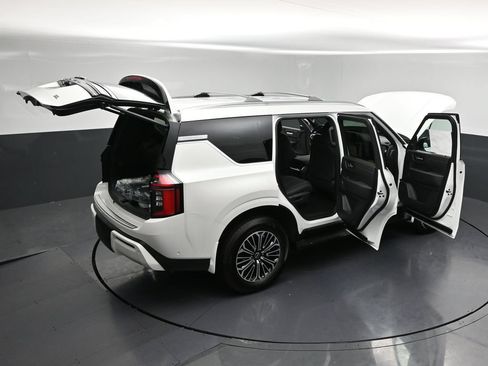 New 2026 Nissan Armada SL w/ Captain's Chari Seat Package AWD/4WD image 35