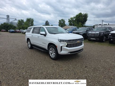 Used 2024 Chevrolet Suburban Premier AWD/4WD image 7