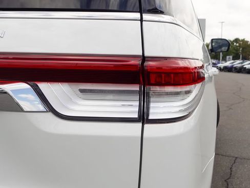 Used 2022 Lincoln Navigator Reserve AWD/4WD image 6