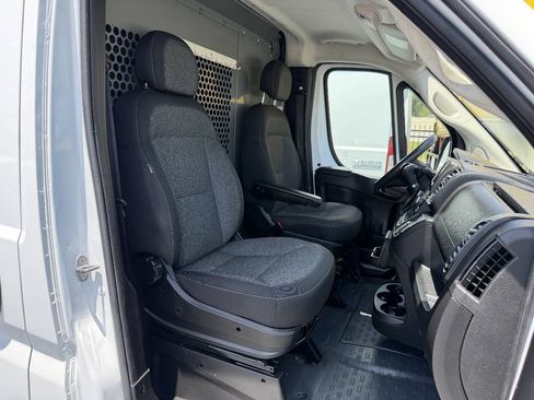 Used 2023 RAM ProMaster 2500 FWD image 9