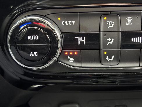 Used 2025 Chevrolet Trax LT w/ Driver Confidence Package image 24