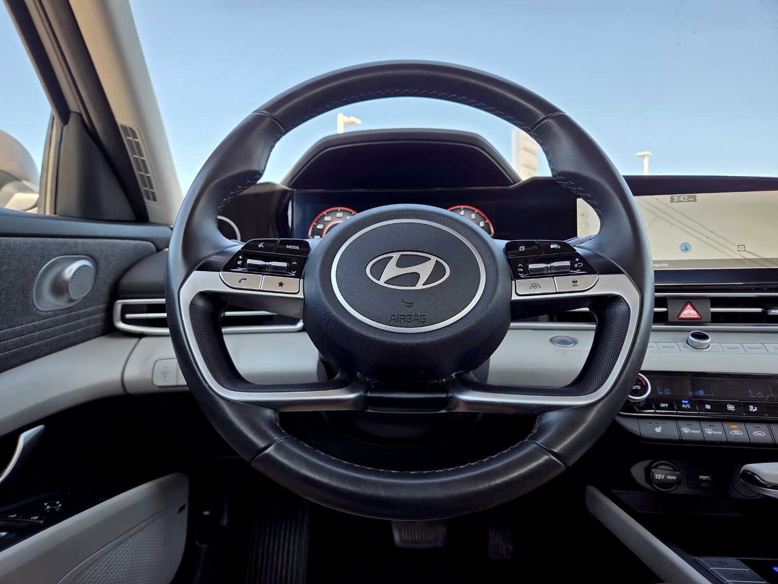 Used 2024 Hyundai Elantra Limited FWD image 46