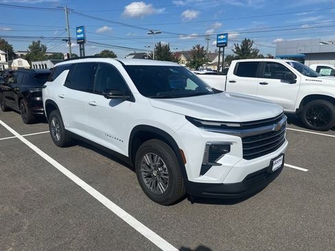 New 2026 Chevrolet Traverse LT w/ Driver Confidence Package image 7
