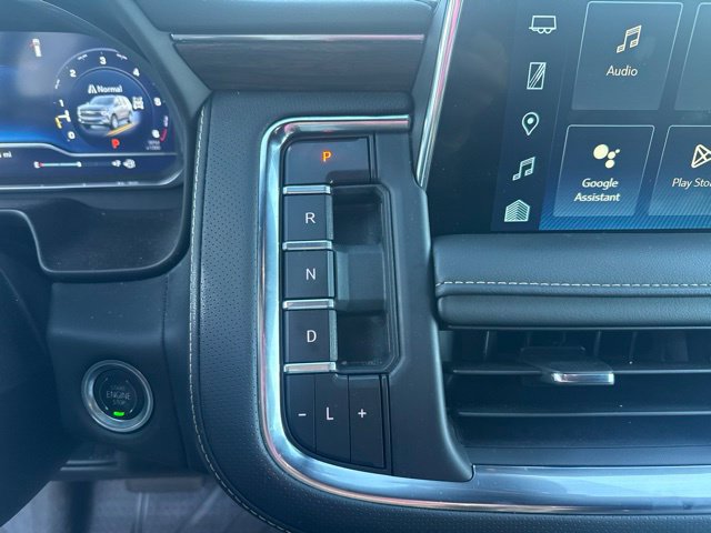Used 2024 Chevrolet Tahoe Premier AWD/4WD image 21