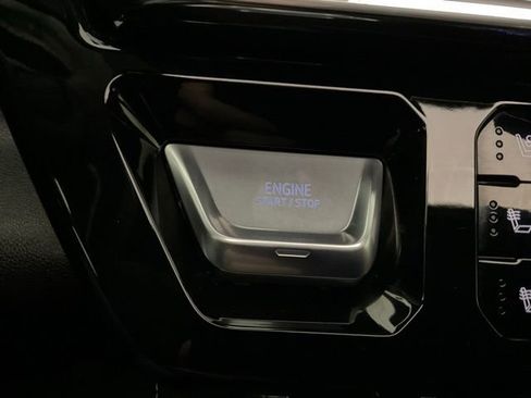 Used 2025 GMC Sierra 2500 Denali Ultimate image 17