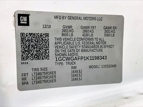 Used 2019 Chevrolet Express 2500 w/ Driver Convenience Package image 16