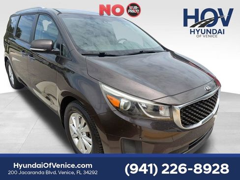 Used 2018 Kia Sedona LX w/ LX Essentials Premium Package FWD image 1