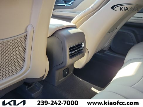 Used 2024 Lincoln Corsair FWD image 13