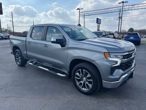 Used 2023 Chevrolet Silverado 1500 LT image 2