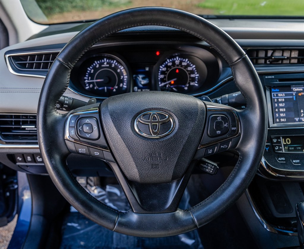 Used 2016 Toyota Avalon Limited w/ Toyota Safety Sense Package FWD image 15