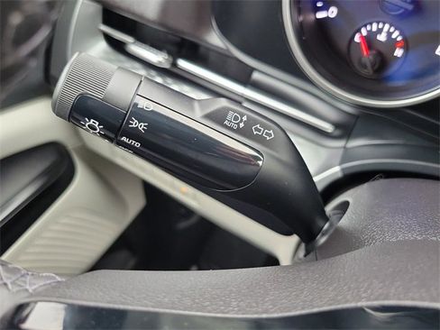 Certified 2023 Kia Carnival LX image 16