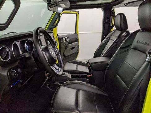 Used 2023 Jeep Wrangler Unlimited Sahara w/ Cold Weather Group image 17