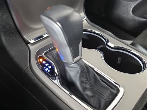 Used 2021 Jeep Grand Cherokee Laredo X image 25