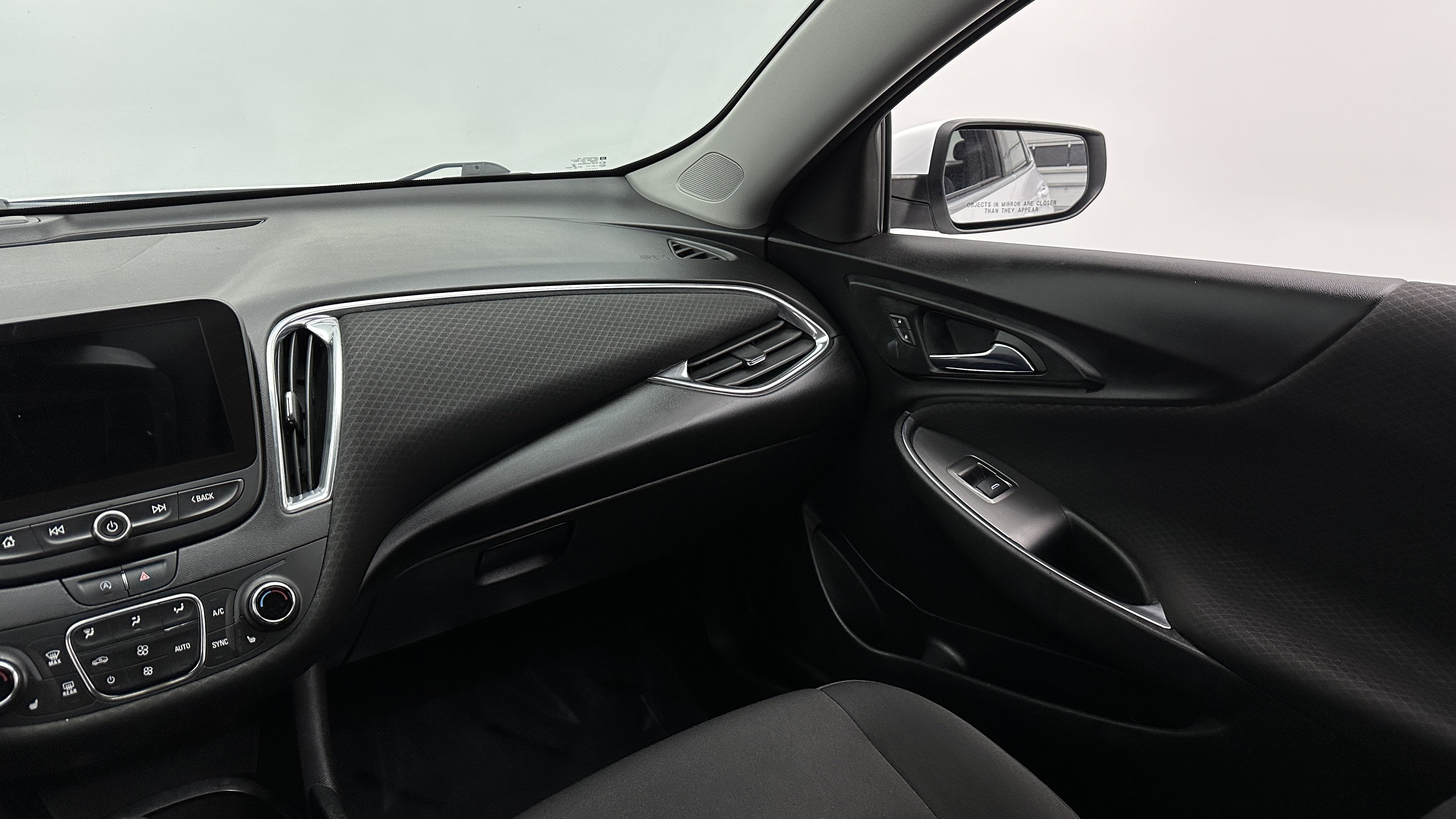 Used 2021 Chevrolet Malibu LT FWD image 31