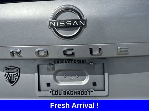 Used 2023 Nissan Rogue SV image 15
