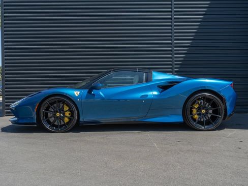Used 2023 Ferrari F8 Tributo RWD image 2
