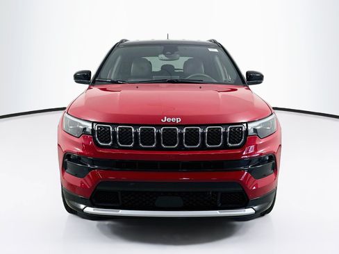 Used 2024 Jeep Compass Limited w/ Elite Group AWD/4WD image 2