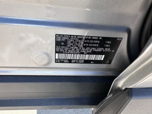 Used 2024 Toyota RAV4 XLE Premium image 32