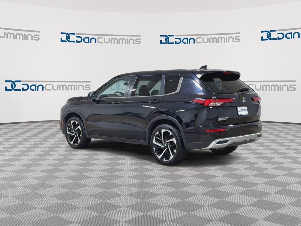 Used 2024 Mitsubishi Outlander SE FWD image 6