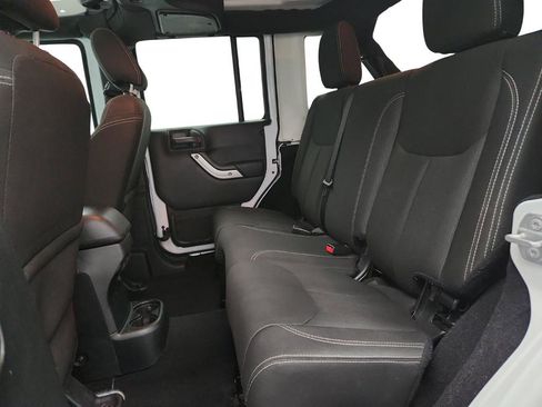 Used 2018 Jeep Wrangler Unlimited Sahara w/ Dual Top Group image 21