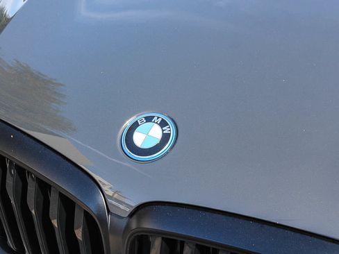 Used 2024 BMW X5 xDrive50e w/ M Sport Package AWD/4WD image 11