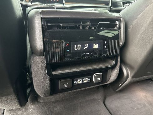 Used 2023 Jeep Wagoneer 2WD w/ Premium Group I image 25