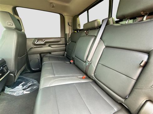 Used 2024 GMC Sierra 2500 SLT w/ SLT Premium Package image 25