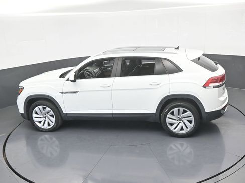Used 2021 Volkswagen Atlas Cross Sport SE w/ Panoramic Sunroof Package image 53